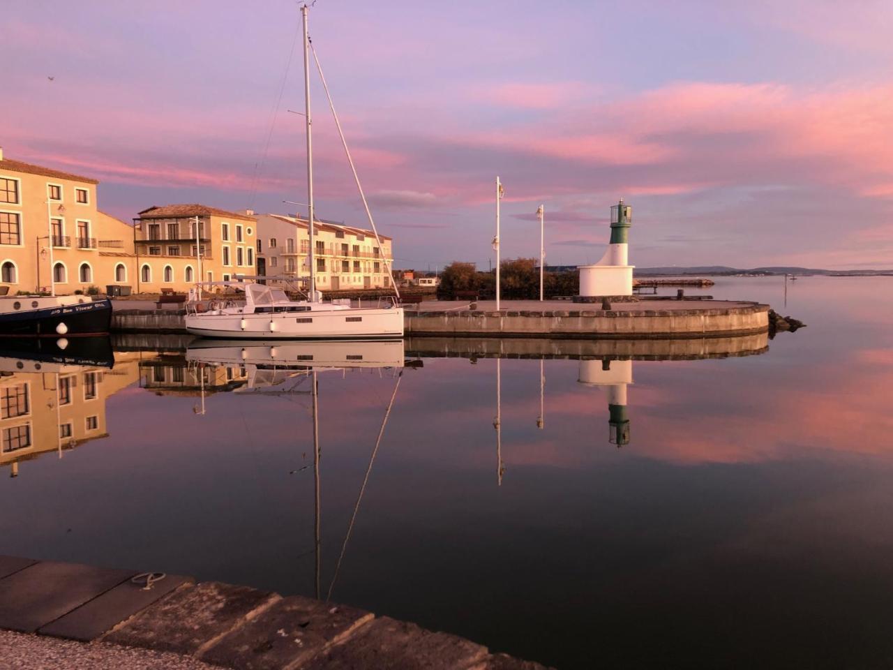 Rue Galilee Panzió Marseillan Kültér fotó